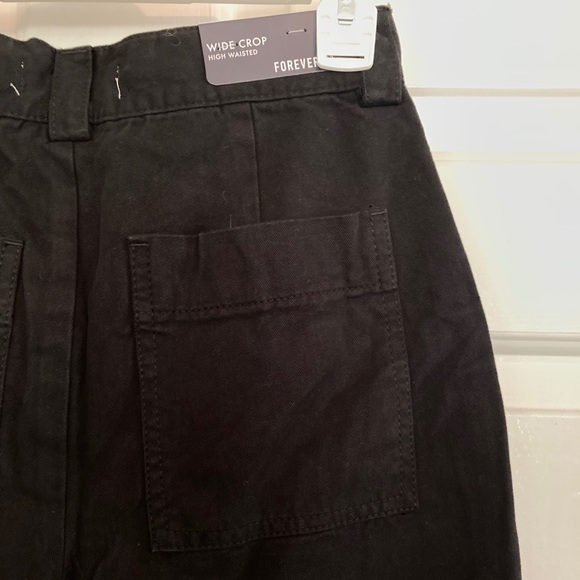 Cropped Wide-Leg High-Rise Black Pants - Picture 4 of 6